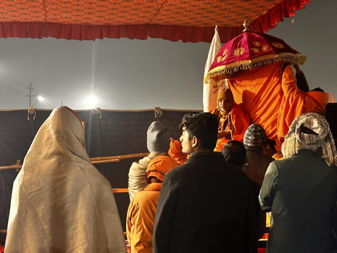 माघ मेले में मौनी अमावस्या पर शंकराचार्य और पुलिस विवाद