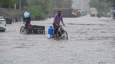 बारिश का कहर- उत्तराखंड से छत्तीसगढ़ तक तबाही, बिहार में बाढ़ से 50 लाख लोग प्रभावित