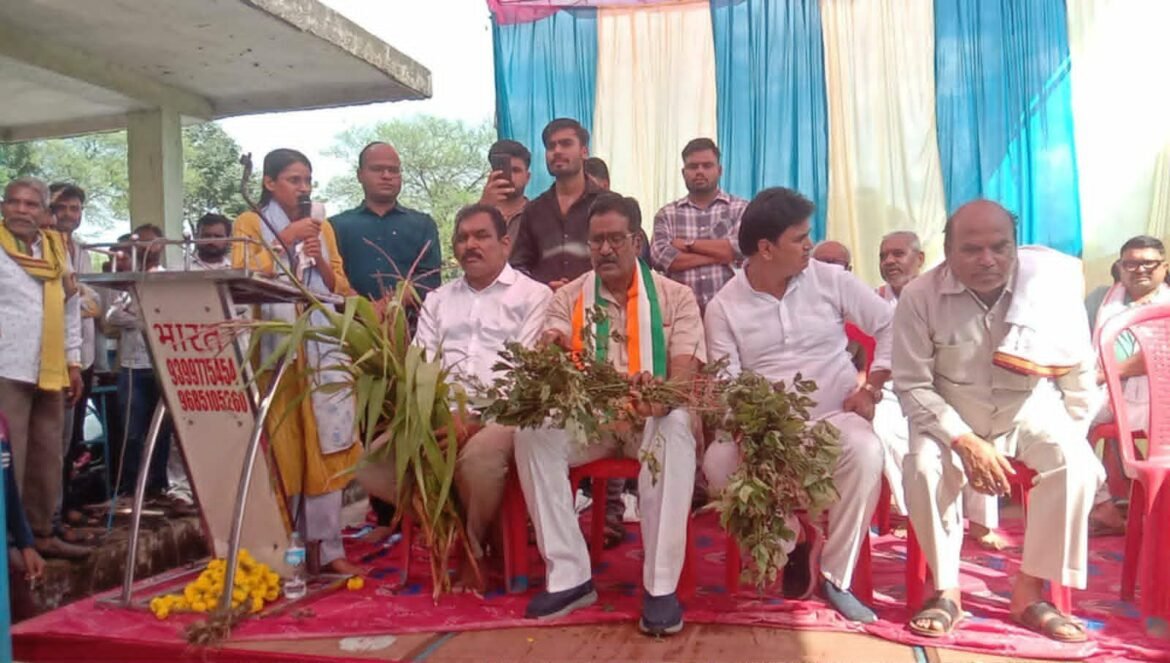 फसल मुआवजा, अवैध शराब-सट्टा जनसमस्याओं को लेकर महाराजपुर में गरजे हर्ष यादव